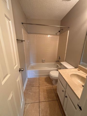 2229 WOODFIELD PARK RD, Memphis, TN 38134