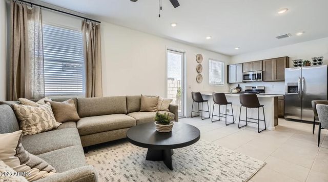 3325 E FATTORIA Avenue, San Tan Valley, AZ 85143