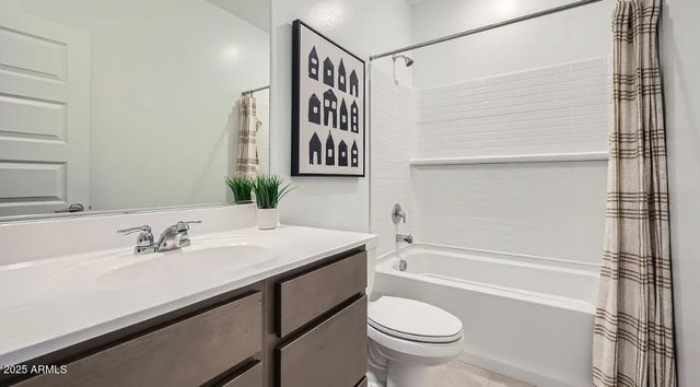 3325 E FATTORIA Avenue, San Tan Valley, AZ 85143