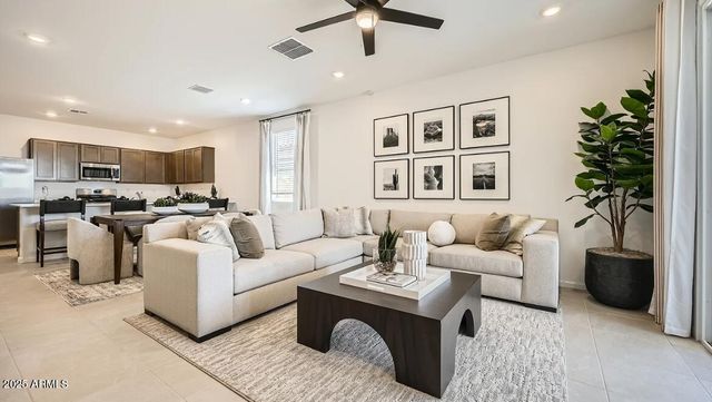 3325 E FATTORIA Avenue, San Tan Valley, AZ 85143