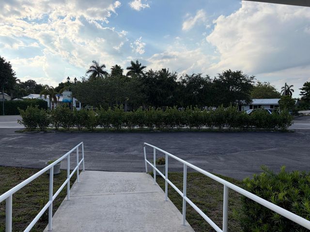 202 Palm Court, Delray Beach, FL 33444