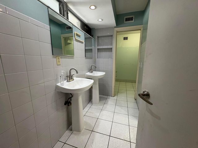 202 Palm Court, Delray Beach, FL 33444