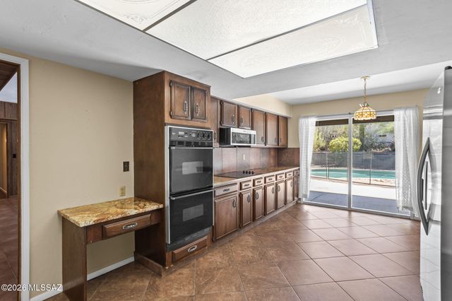 3630 N Pantano Road, Tucson, AZ 85750