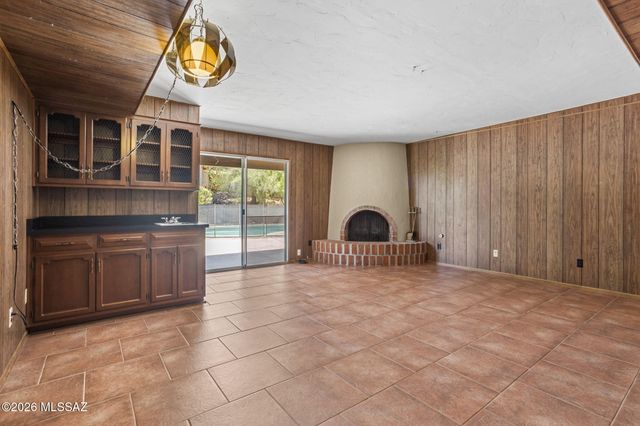 3630 N Pantano Road, Tucson, AZ 85750