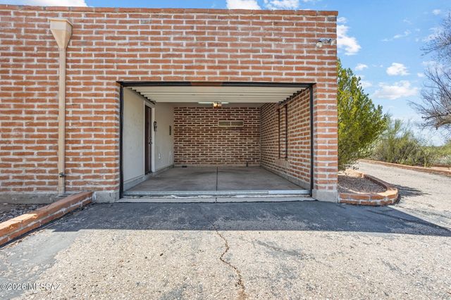 3630 N Pantano Road, Tucson, AZ 85750