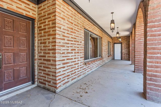 3630 N Pantano Road, Tucson, AZ 85750