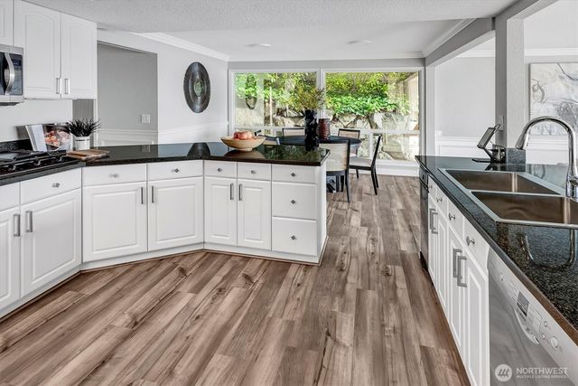 8001 Talbot Road, Edmonds, WA 98026