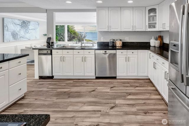 8001 Talbot Road, Edmonds, WA 98026