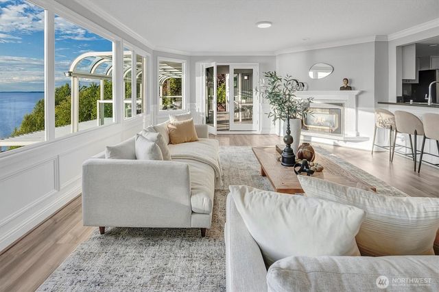 8001 Talbot Road, Edmonds, WA 98026