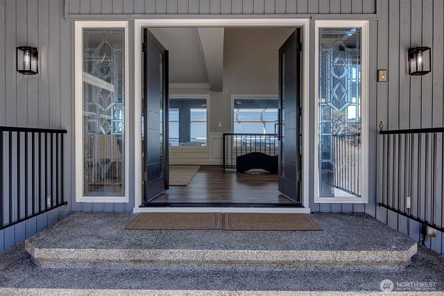 8001 Talbot Road, Edmonds, WA 98026