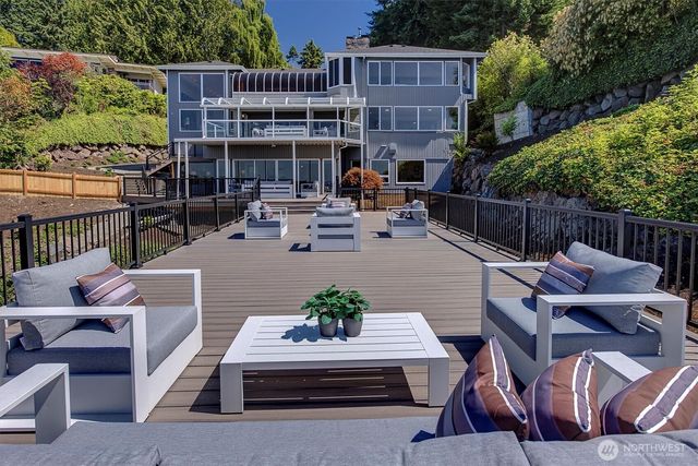 8001 Talbot Road, Edmonds, WA 98026