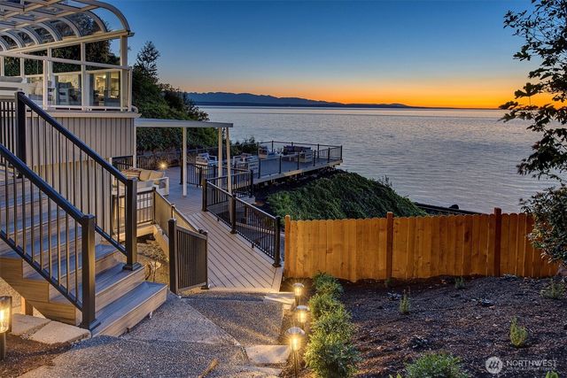 8001 Talbot Road, Edmonds, WA 98026