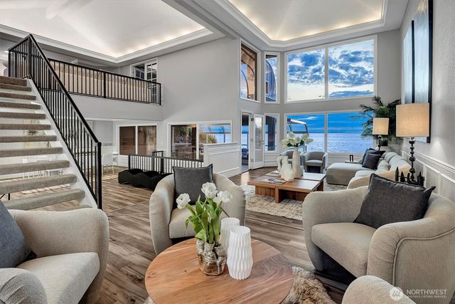 8001 Talbot Road, Edmonds, WA 98026