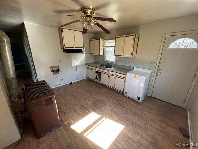 2502 Dry Bread Rd, Emporia, VA 23847