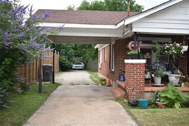 811 Buckalew Street, Dallas, TX 75208