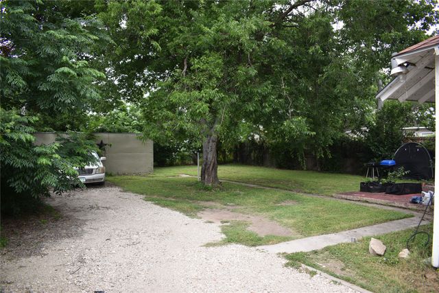 811 Buckalew Street, Dallas, TX 75208