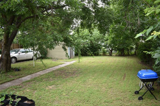 811 Buckalew Street, Dallas, TX 75208
