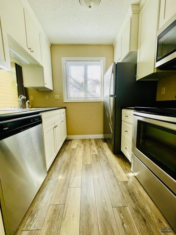 225 SOUTH CANYON RD, Rapid City, SD 57702