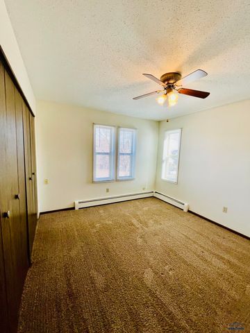 225 SOUTH CANYON RD, Rapid City, SD 57702