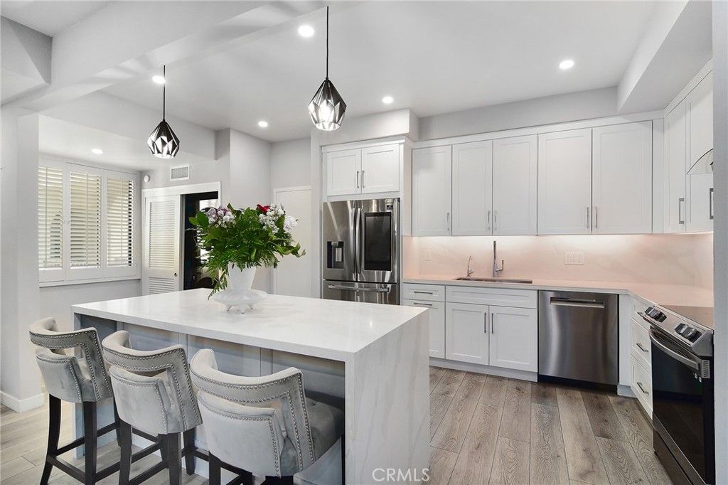 5216 Yarmouth Avenue 307, Encino, CA 91316 — photo 4
