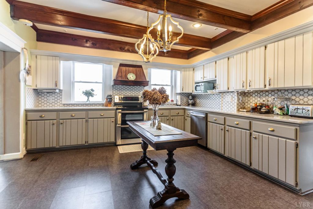Image 18 of property listing at 151 Burke Street, Appomattox, VA 24522