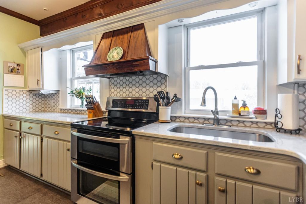 Image 21 of property listing at 151 Burke Street, Appomattox, VA 24522