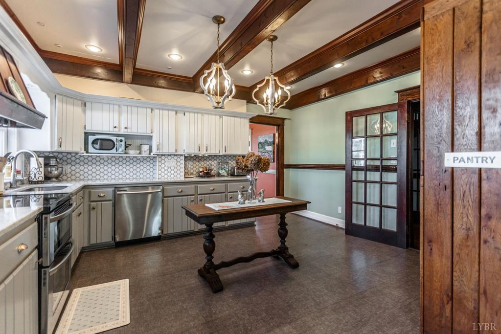 Image 23 of property listing at 151 Burke Street, Appomattox, VA 24522