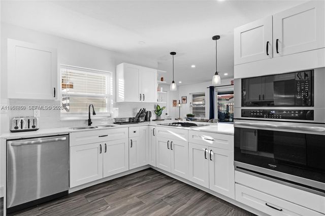 6661 Freedom St, Hollywood, FL 33024