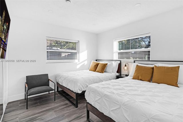 6661 Freedom St, Hollywood, FL 33024