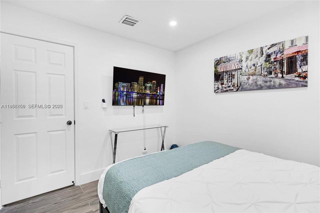 6661 Freedom St, Hollywood, FL 33024