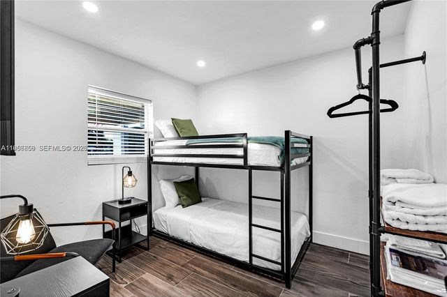 6661 Freedom St, Hollywood, FL 33024