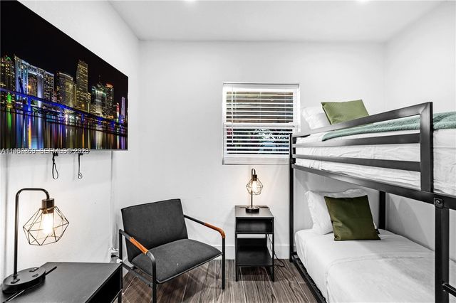 6661 Freedom St, Hollywood, FL 33024