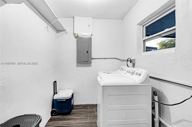 6661 Freedom St, Hollywood, FL 33024