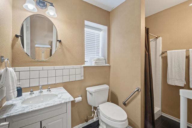 820 Alysa Ln Lane, Waxahachie, TX 75167