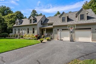 9 Mayflower Ln, Rochester, MA 02770