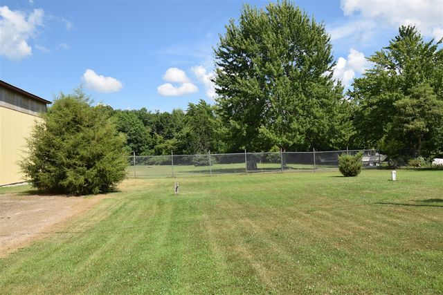 71627 County Road 681, Hartford, MI 49057