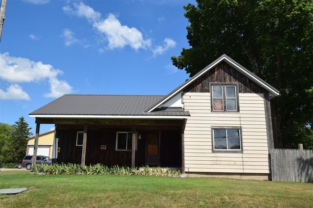 71627 County Road 681, Hartford, MI 49057