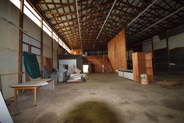 71627 County Road 681, Hartford, MI 49057