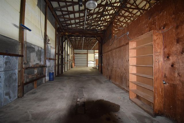 71627 County Road 681, Hartford, MI 49057