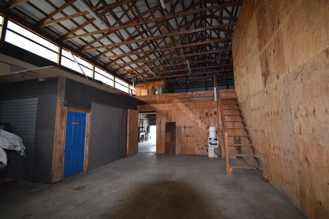 71627 County Road 681, Hartford, MI 49057