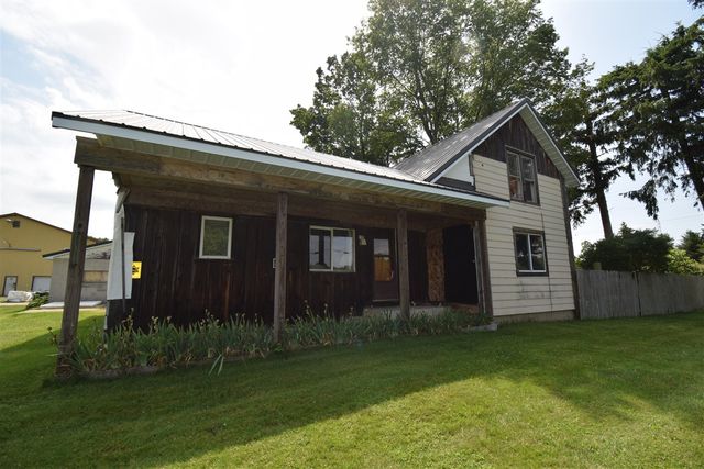 71627 County Road 681, Hartford, MI 49057