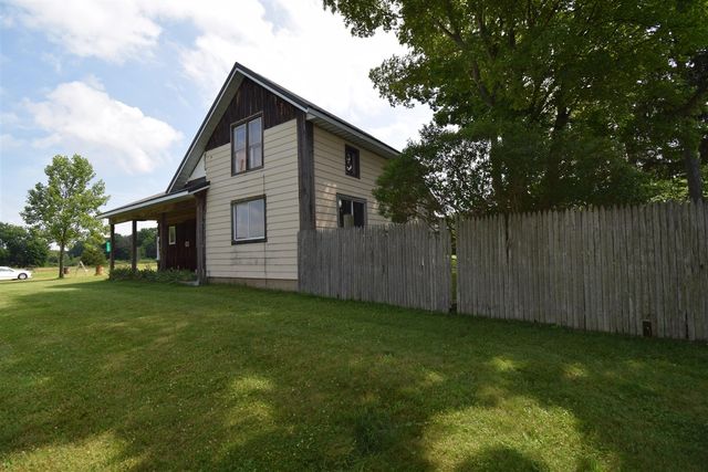 71627 County Road 681, Hartford, MI 49057