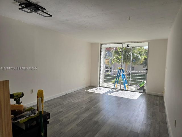 2831 E Sunrise Lakes Drive 208, Sunrise, FL 33322