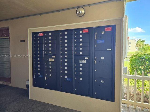 2831 E Sunrise Lakes Drive 208, Sunrise, FL 33322