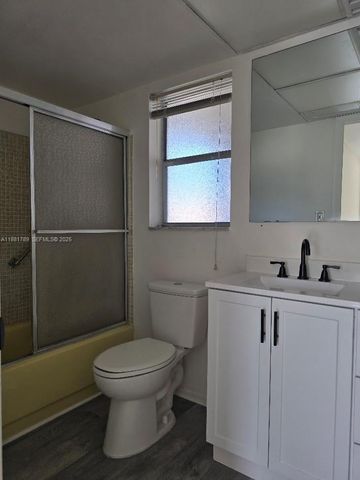 2831 E Sunrise Lakes Drive 208, Sunrise, FL 33322