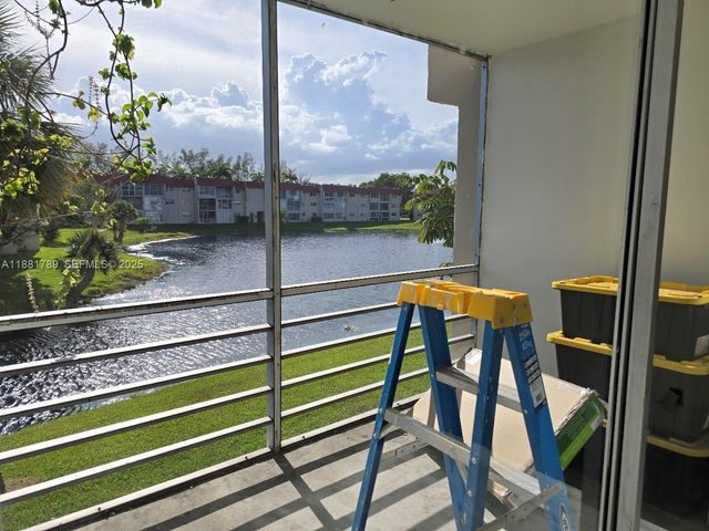 2831 E Sunrise Lakes Drive 208, Sunrise, FL 33322