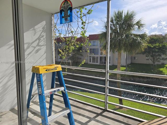 2831 E Sunrise Lakes Drive 208, Sunrise, FL 33322