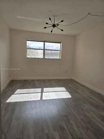 2831 E Sunrise Lakes Drive 208, Sunrise, FL 33322