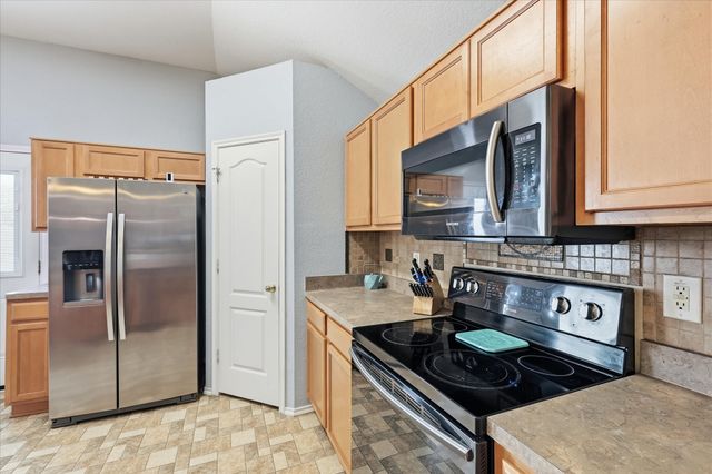 117 Hampton Court, Rhome, TX 76078