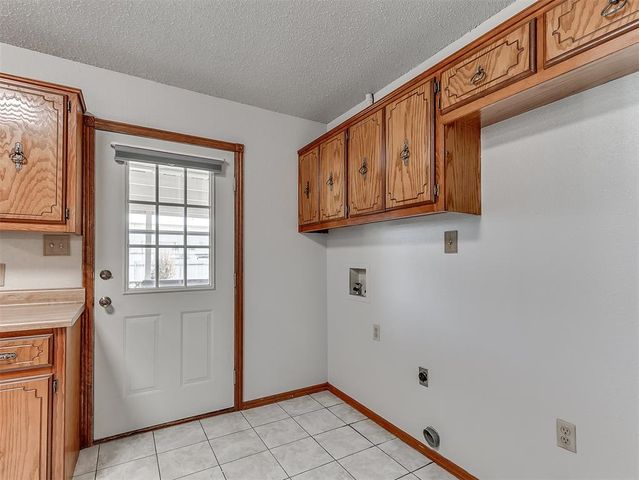 1220 N Carr Drive, Newcastle, OK 73065